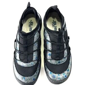 Ladies sliding shoes